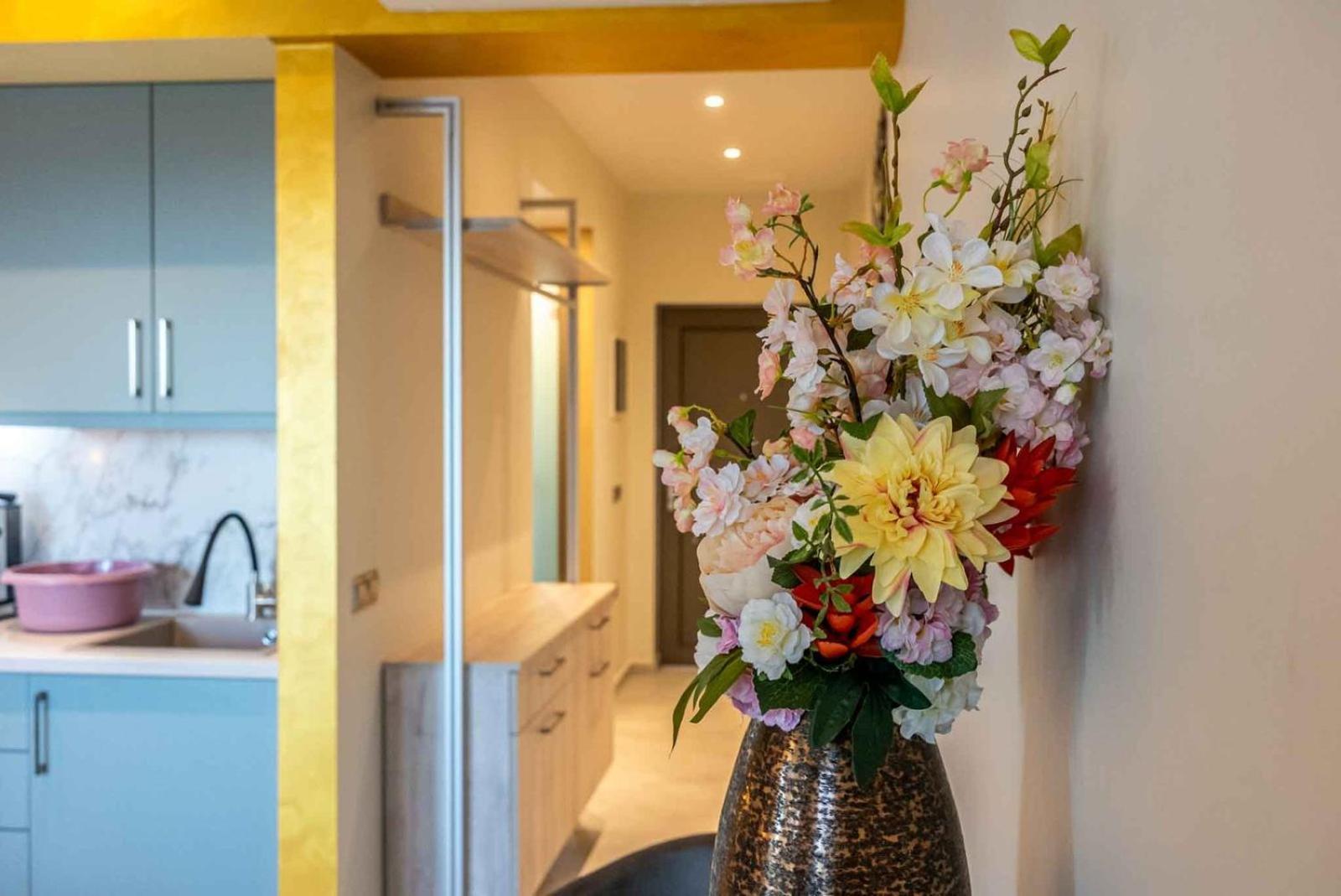 La Reve Luxury Apartments 헐소니소스 외부 사진